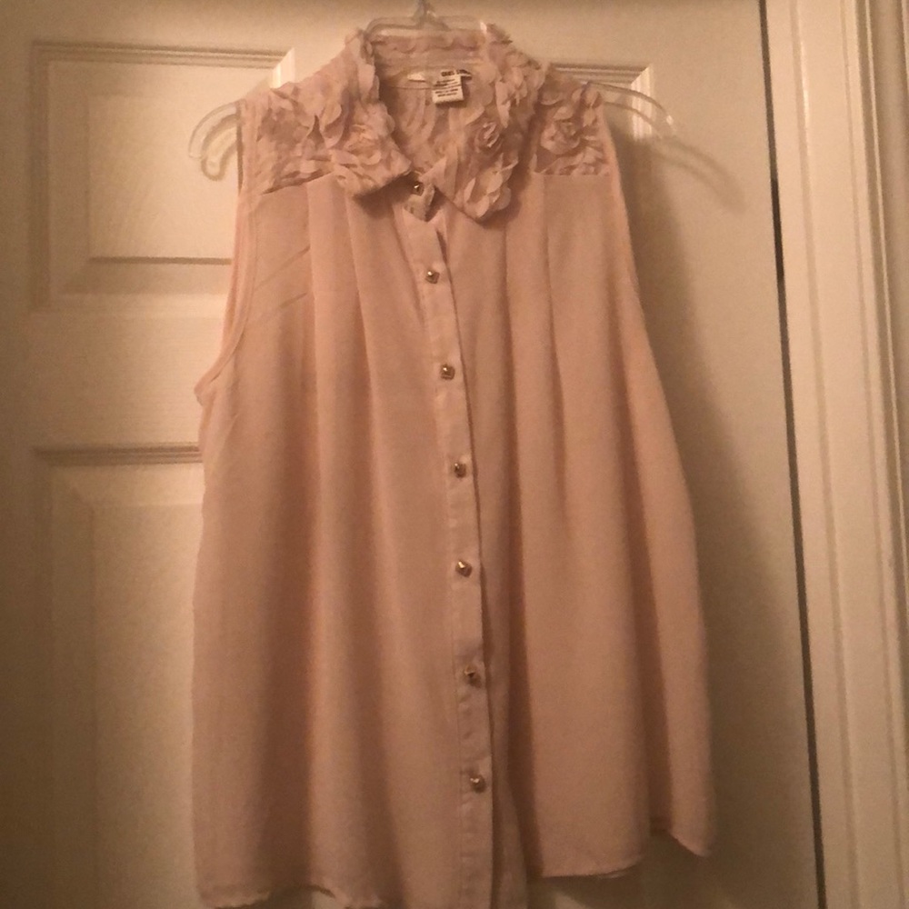 ⭐️ Rosette sheer top